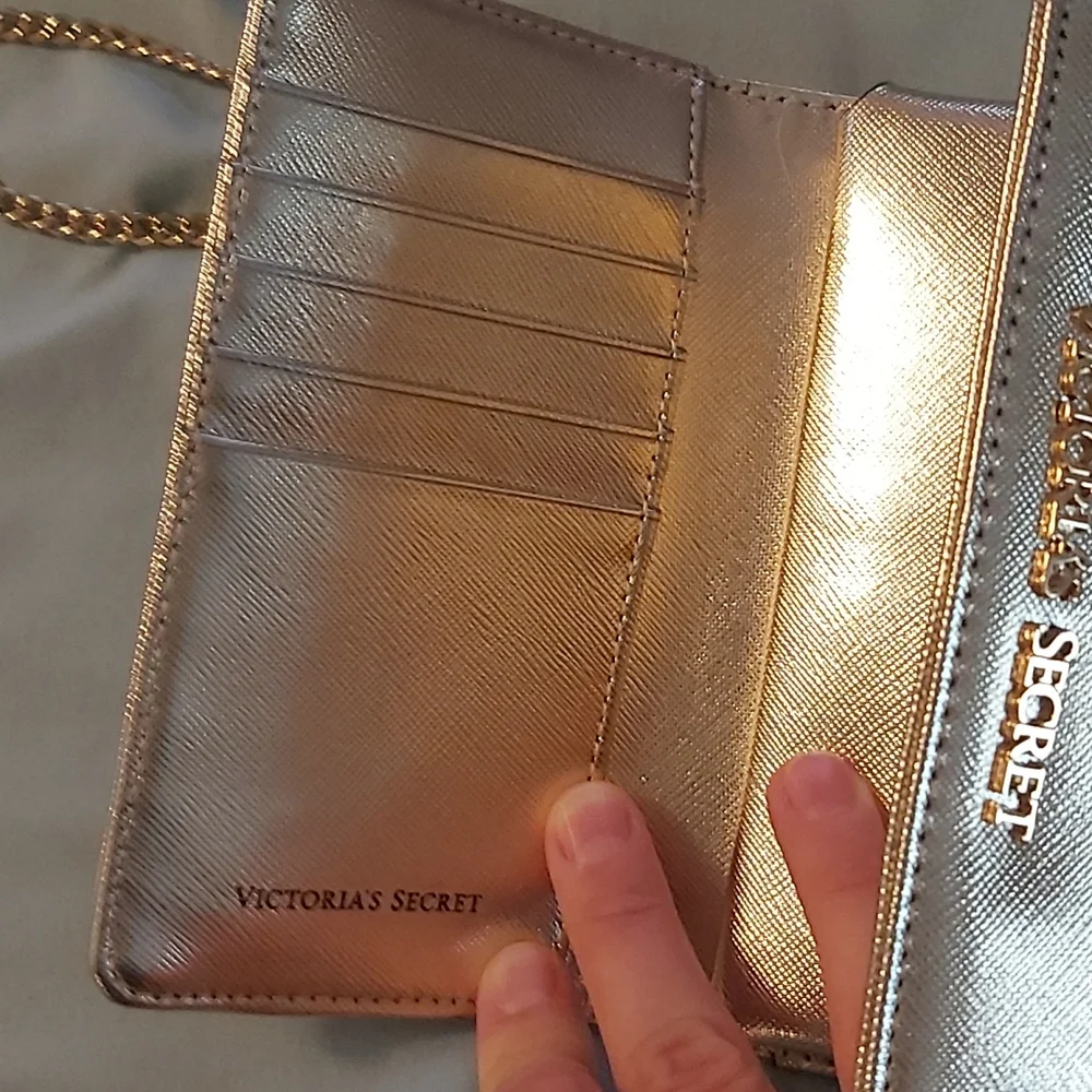 Nwot victoria's secret trifold gold chain pocketbook - Picture 3 of 7